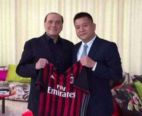 终于，校长受不住委屈引咎辞职，在全村人的挽留下，校长留了下来，而买水缸的人也终于风尘仆仆地带回了一个新的水缸。